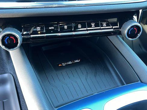 New 2026 Chevrolet Equinox EV LT image 21