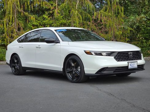 Certified 2025 Honda Accord Sport image 3