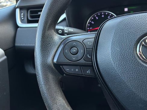 Used 2022 Toyota RAV4 LE image 27