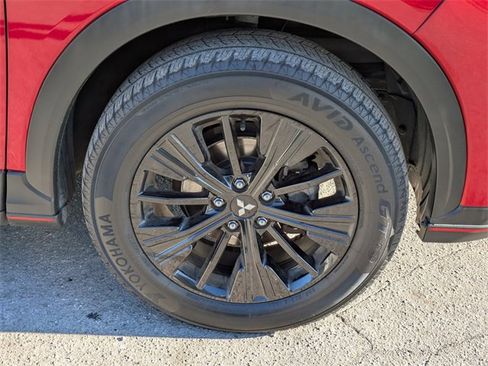 Used 2020 Mitsubishi Eclipse Cross LE image 11