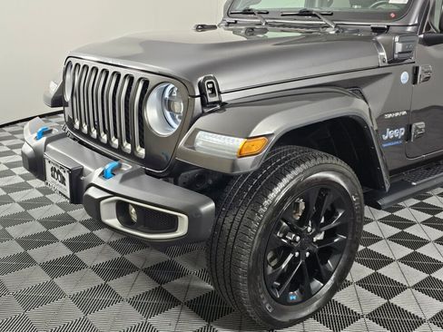 Used 2023 Jeep Wrangler Unlimited Sahara w/ Cold Weather Group AWD/4WD image 10