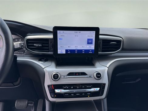 Certified 2022 Ford Explorer XLT w/ Equipment Group 202A image 14