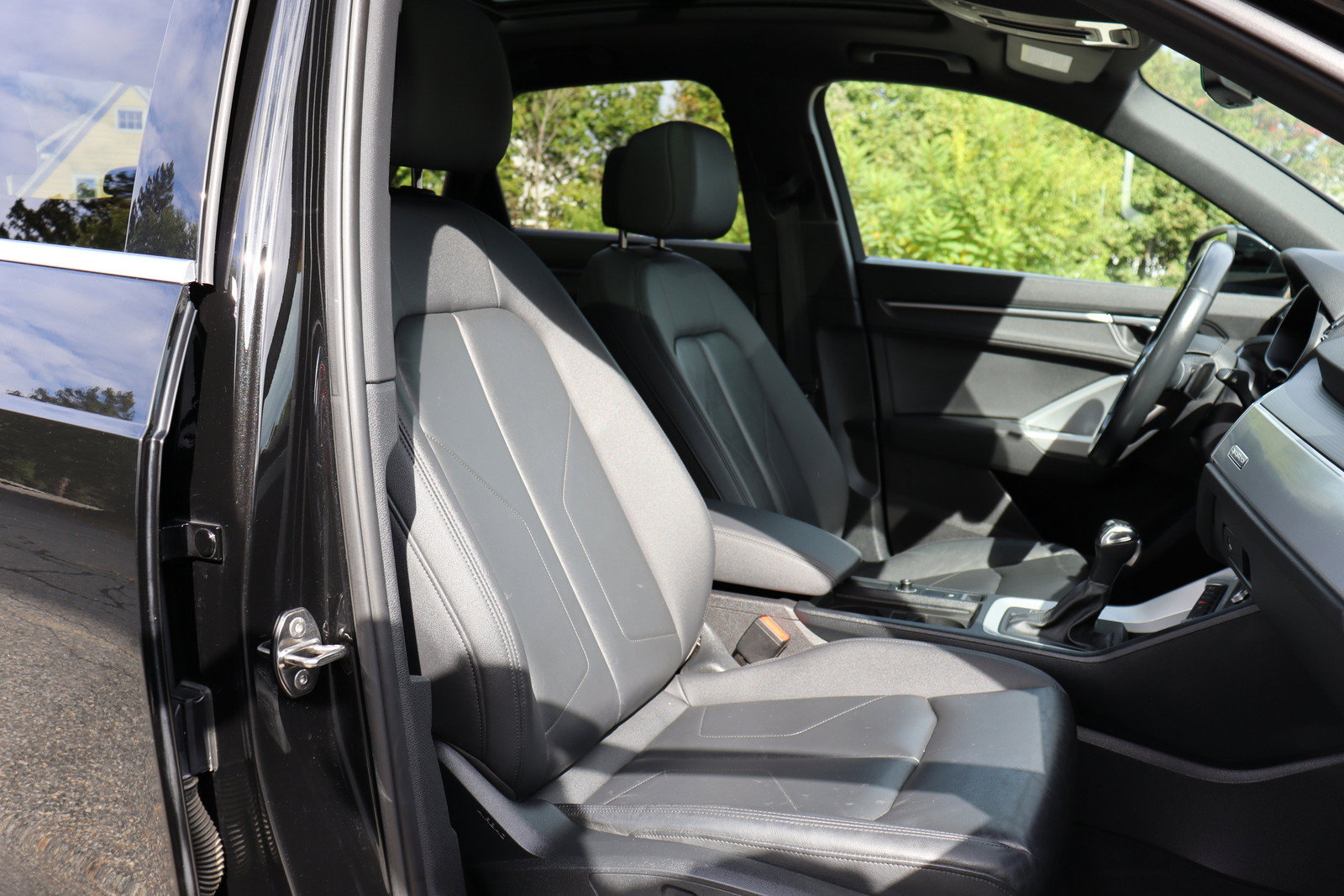 Used 2021 Audi Q3 2.0T Premium w/ Convenience Package AWD/4WD image 22