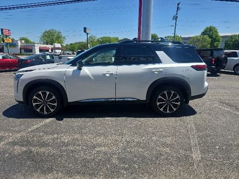 New 2026 Nissan Pathfinder Platinum AWD/4WD image 7