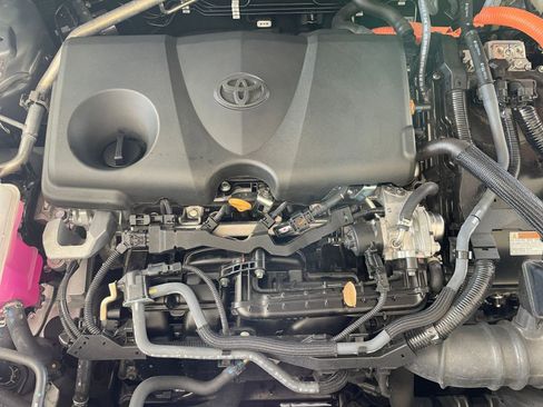 Used 2025 Toyota RAV4 LE image 31