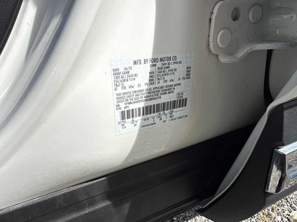Used 2025 Ford Explorer Active AWD/4WD image 11