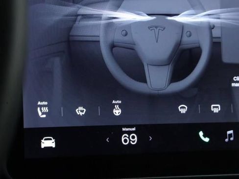 Used 2023 Tesla Model Y Long Range AWD/4WD image 19