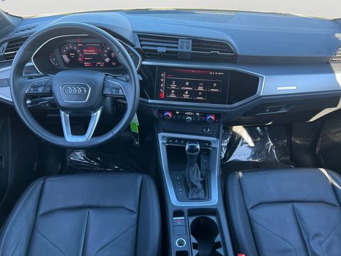 Used 2025 Audi Q3 2.0T Premium image 11