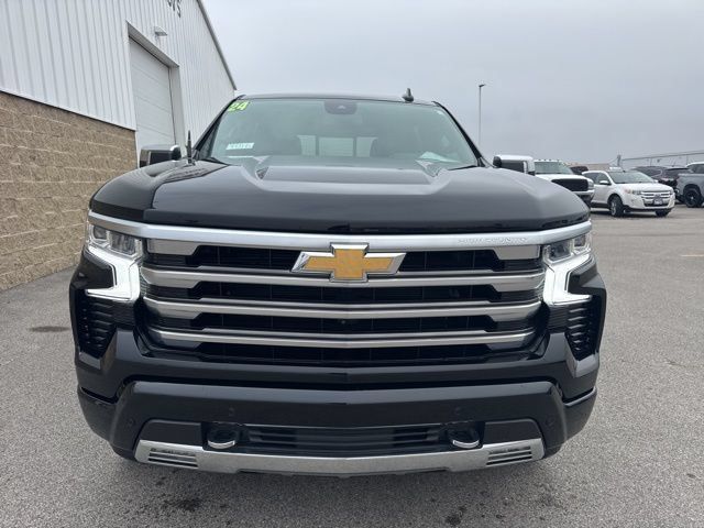 Used 2024 Chevrolet Silverado 1500 High Country AWD/4WD image 8