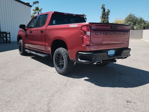 Used 2021 Chevrolet Silverado 1500 LT Trail Boss w/ LPO, Dark Essentials Package image 11