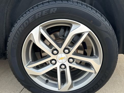 Used 2016 Chevrolet Equinox LTZ w/ Enhanced Convenience Package image 10