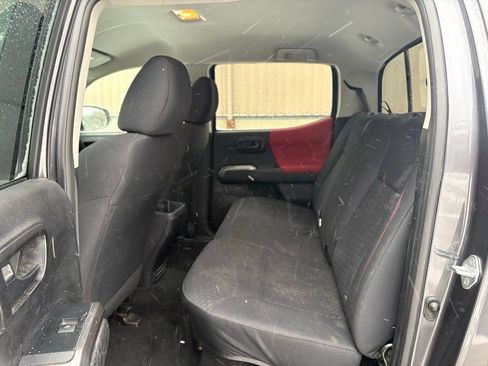 Used 2021 Toyota Tacoma SR5 RWD image 31