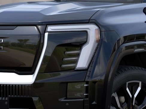 New 2025 GMC Sierra EV Denali image 32