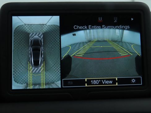 Used 2018 Aston Martin DB11 V12 image 16