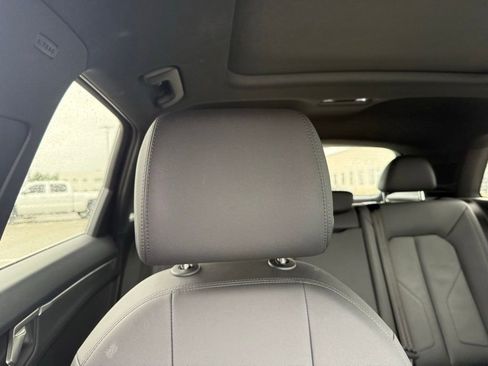 Used 2025 Audi Q3 2.0T Premium image 33