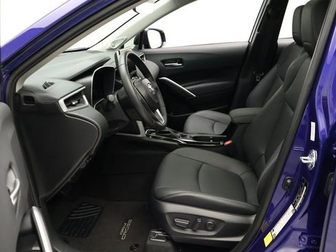 Certified 2025 Toyota Corolla Cross XLE image 14