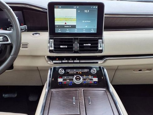 Used 2021 Lincoln Navigator L Reserve w/ Luxury Package AWD/4WD image 10