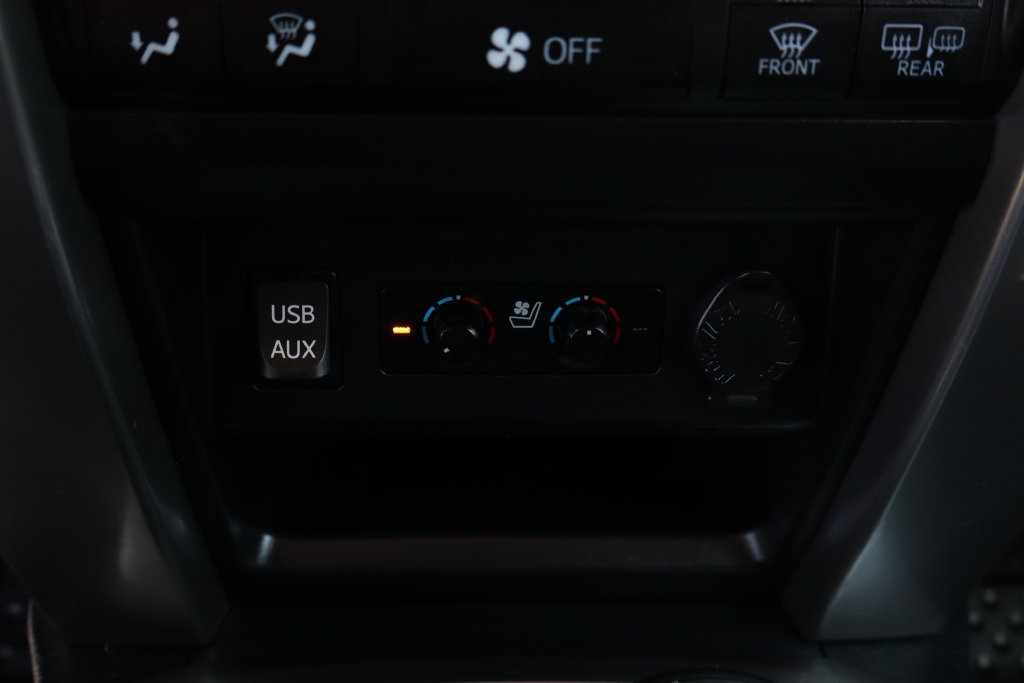 Used 2018 Toyota 4Runner Limited AWD/4WD image 36