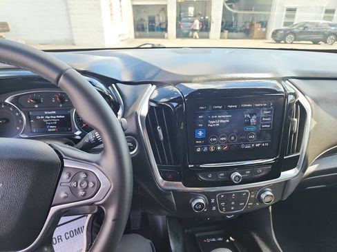 Used 2023 Chevrolet Traverse LT w/ LPO, Cargo Package AWD/4WD image 17
