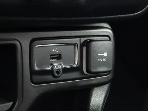 Used 2020 Jeep Renegade Latitude w/ LED Lighting Group FWD image 21