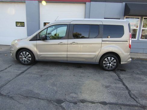 Used 2016 Ford Transit Connect XLT image 1