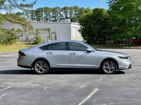 Used 2023 Honda Accord EX-L image 9