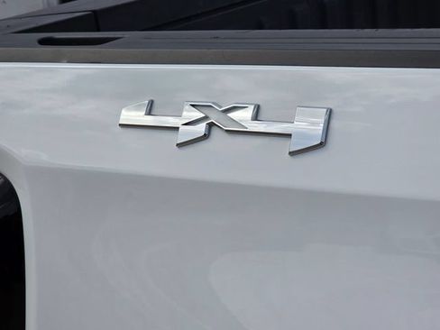 Used 2025 GMC Sierra 1500 SLT AWD/4WD image 9