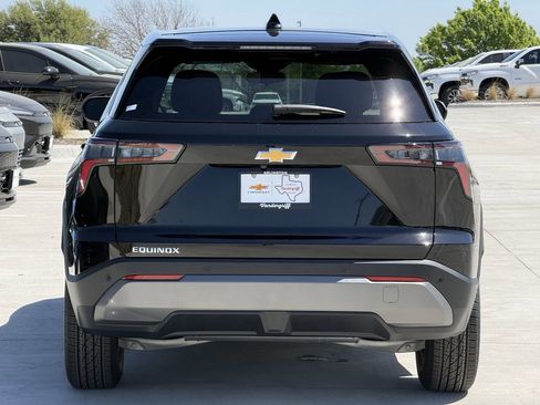 New 2026 Chevrolet Equinox LT FWD image 5
