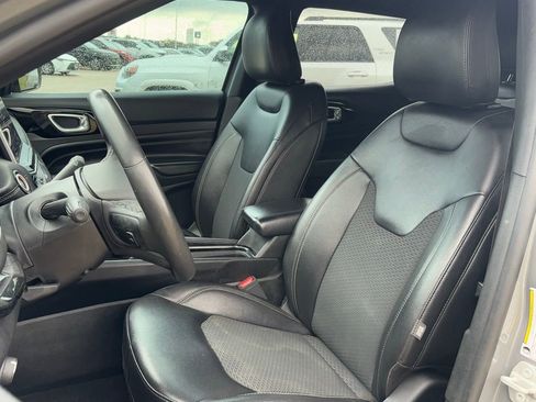 Used 2023 Jeep Compass Altitude w/ Convenience Group image 13