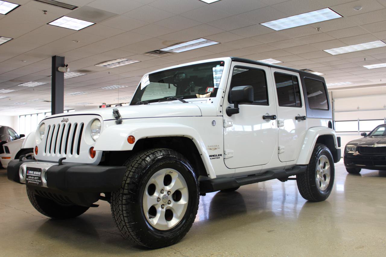 Used 2013 Jeep Wrangler Unlimited Sahara w/ Connectivity Group AWD/4WD image 15