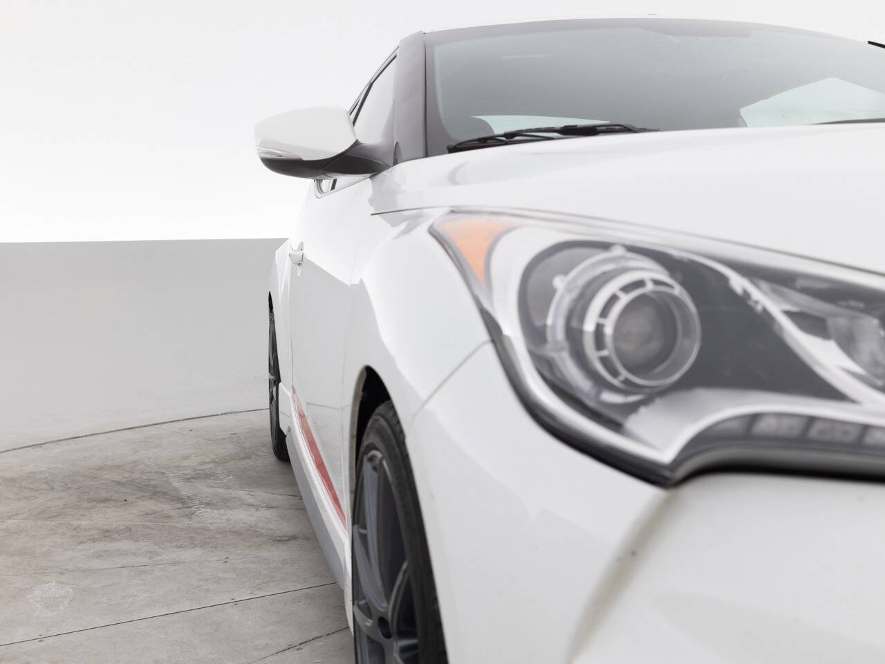 Used 2015 Hyundai Veloster Turbo w/ Option Group 04 FWD image 11