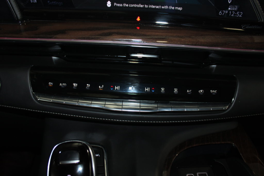 Used 2023 Cadillac Escalade ESV Sport Platinum w/ LPO, ONYX Package AWD/4WD image 15