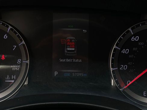 Used 2022 Toyota Highlander LE image 16