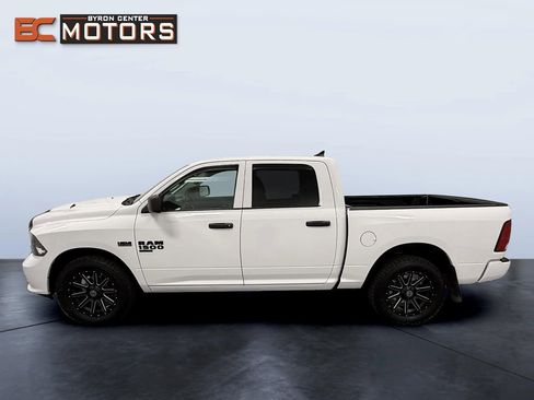 Used 2019 RAM 1500 Express w/ Wheel & Sound Group AWD/4WD image 3