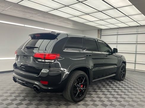 Used 2016 Jeep Grand Cherokee SRT image 24