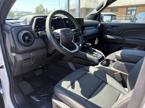 Used 2026 Chevrolet Colorado Trail Boss AWD/4WD image 12