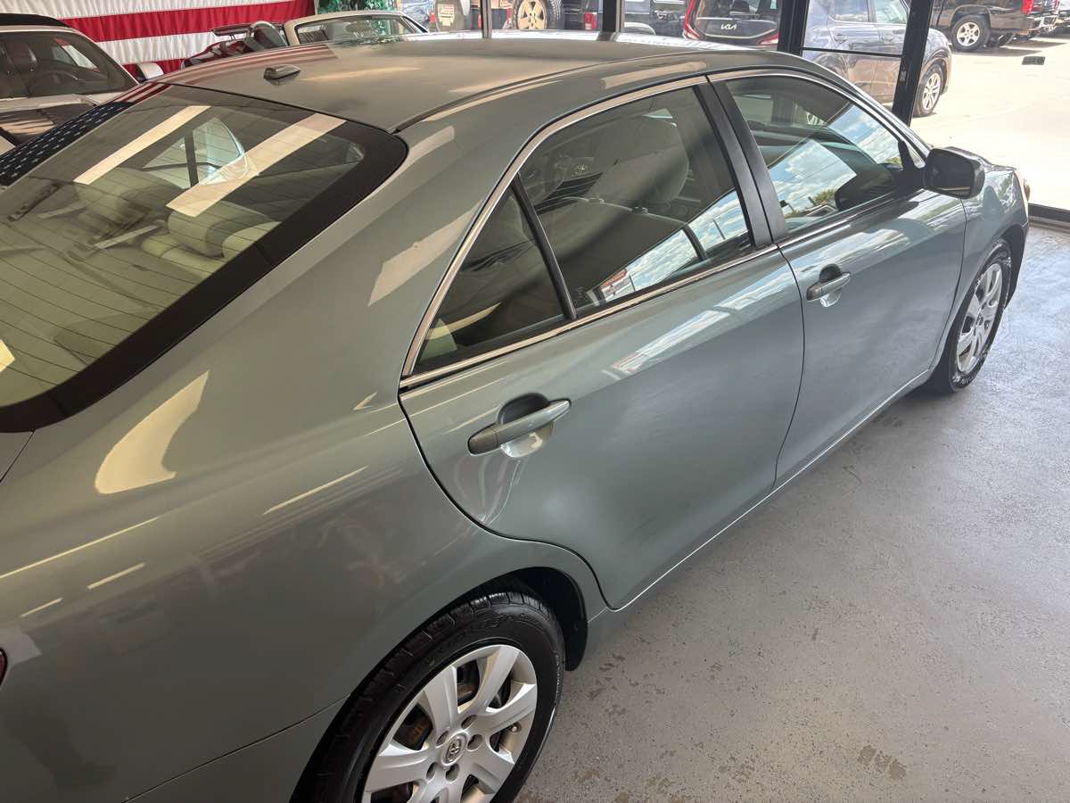 Used 2010 Toyota Camry LE w/ Fleet Convenience Pkg FWD image 8