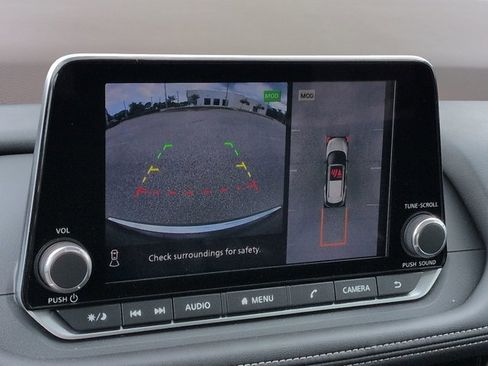 Certified 2023 Nissan Rogue SL FWD image 22