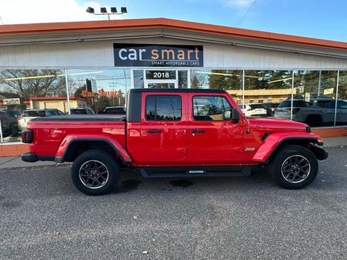 Used 2023 Jeep Gladiator Overland image 8