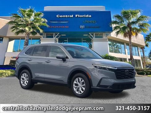 Used 2025 Honda CR-V LX image 1