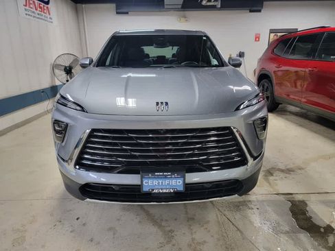 Certified 2025 Buick Enclave Preferred image 2