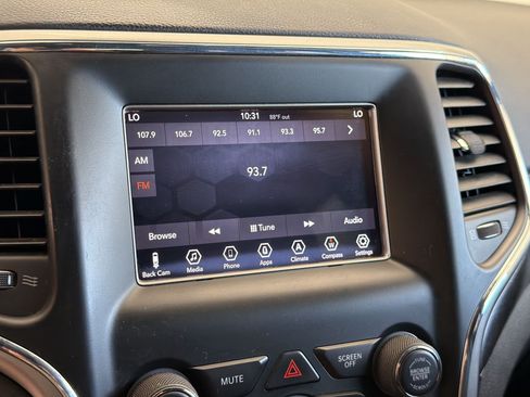 Used 2018 Jeep Grand Cherokee Laredo AWD/4WD image 20