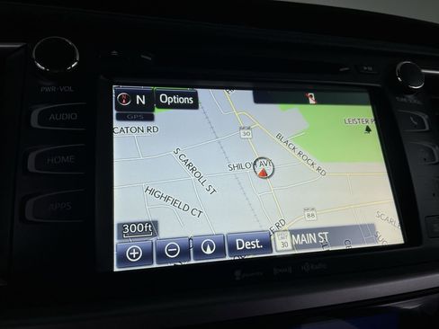 Used 2017 Toyota Highlander XLE image 17