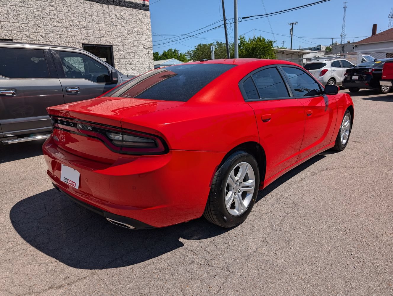 Used 2020 Dodge Charger SXT w/ Leather Interior Group RWD image 6