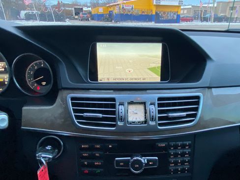 Used 2014 Mercedes-Benz E 350 4MATIC Sedan image 18