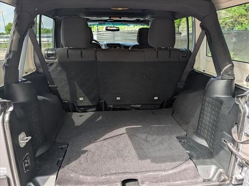 Used 2018 Jeep Wrangler Unlimited Sport S AWD/4WD image 19