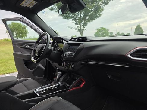 Used 2022 Chevrolet TrailBlazer RS FWD image 14