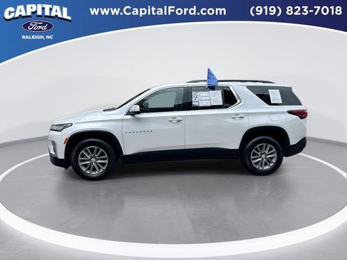 Used 2022 Chevrolet Traverse LT FWD image 5