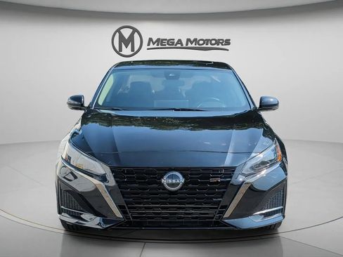 Used 2023 Nissan Altima 2.0 SR FWD image 12