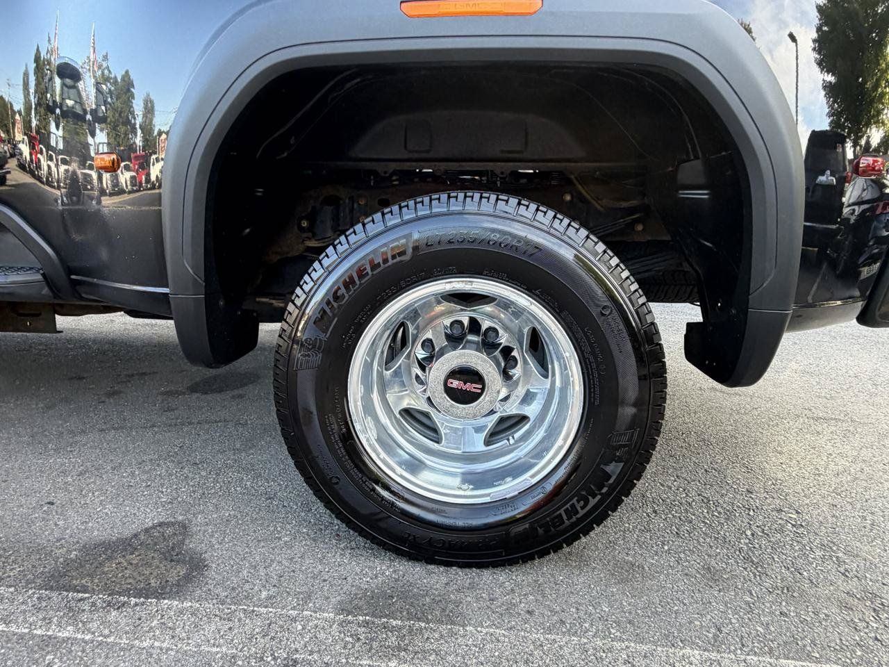 Used 2021 GMC Sierra 3500 Denali w/ Denali Ultimate Package AWD/4WD image 18
